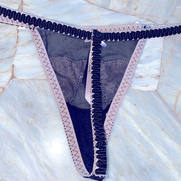“Sexy little things” VS Very Sexy G-String Thong Panty Lace Mesh Rare Small - Picture 6 of 9